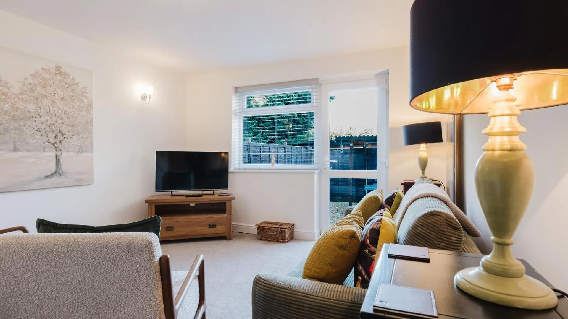 Beckhampton Corner House - Bright 2 Bed In Cheltenham דירה